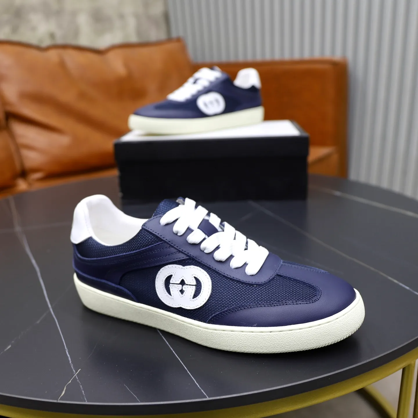 Men's shoes: 400💰🙅‍♂️🙅‍♂️🙅‍♂️ Brand: GUCCI Standard code: 38-44 (45 customized) Grade: Same as the official website Material: Original leather splicing Comfortable and breathable lining Original wear-resistant outsole Style category: Men's fashionable casual shoes Running sneakers Noble luxury brand elements Top luxury Color: actual picture color